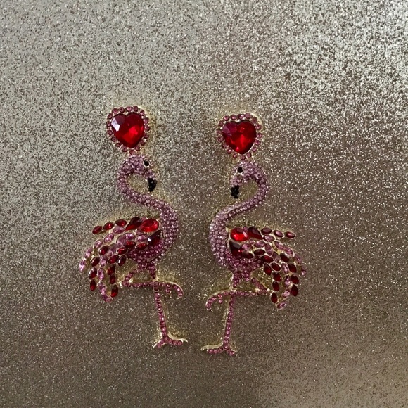 ADORABLE PINK FLAMINGO EARRINGS - Picture 2 of 4